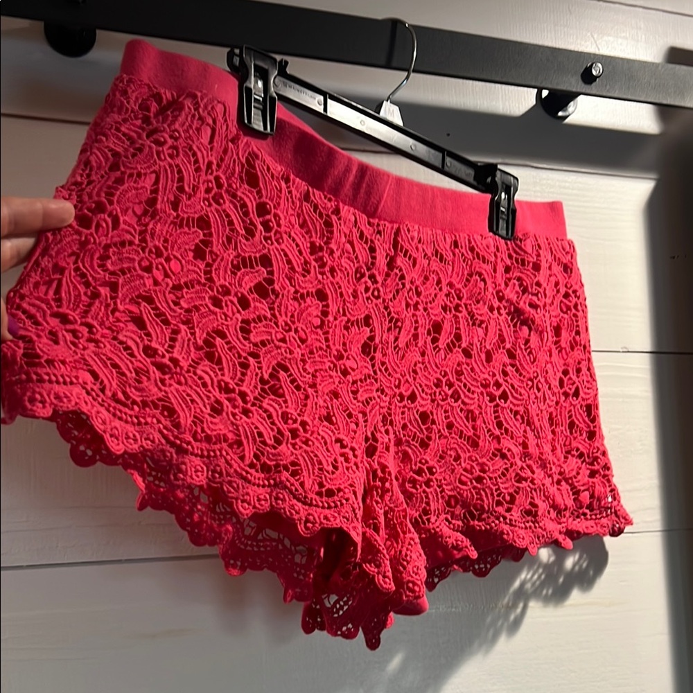 Lilly Pulitzer Pink Lace Shorts size XL - Picture 8 of 8